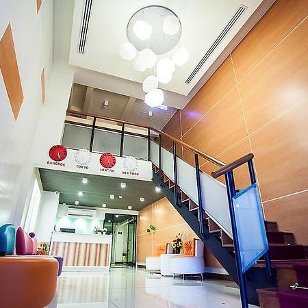 בנגקוק Lido Millennium Hotel מראה חיצוני תמונה