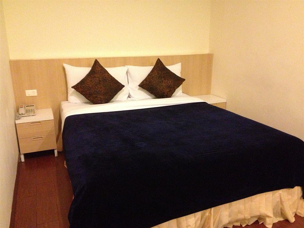 בנגקוק Lido Millennium Hotel מראה חיצוני תמונה